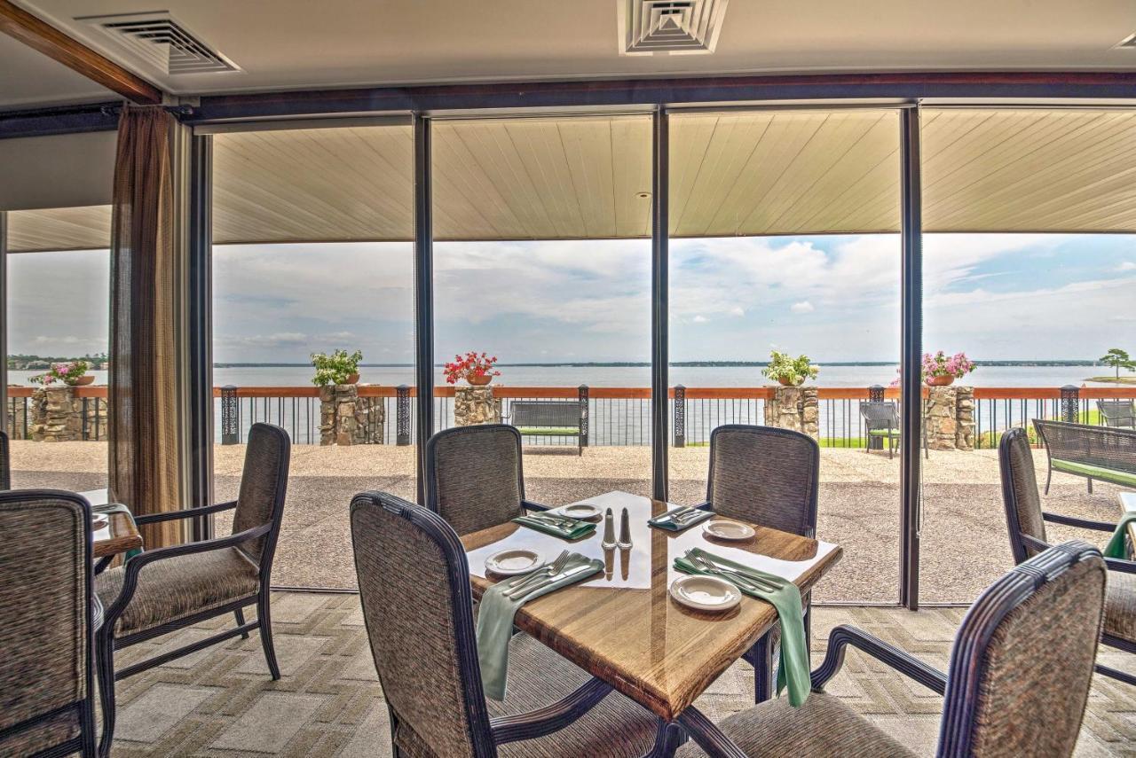 Idyllic Montgomery Condo With Pool And Lake View! ภายนอก รูปภาพ